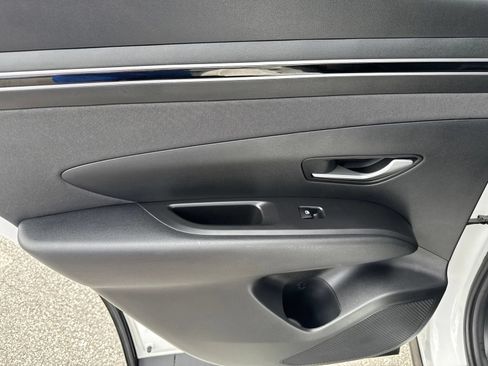 Certified 2024 Hyundai Tucson SEL w/ Convenience Package FWD image 12
