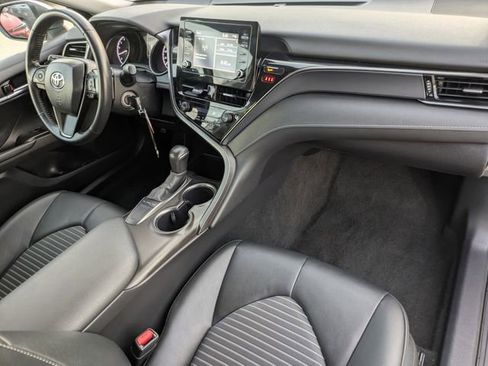 Used 2024 Toyota Camry SE image 30