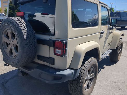 Used 2018 Jeep Wrangler Sport AWD/4WD image 3