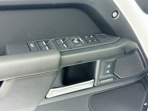 New 2026 Land Rover Defender 110 X-Dynamic SE AWD/4WD image 24