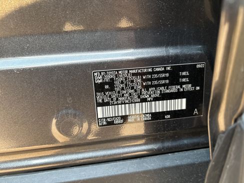 Used 2022 Toyota RAV4 XLE Premium image 35