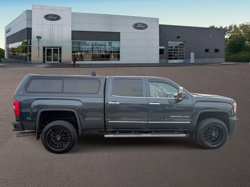 Used 2018 GMC Sierra 2500 Denali w/ Duramax Plus Package AWD/4WD image 10