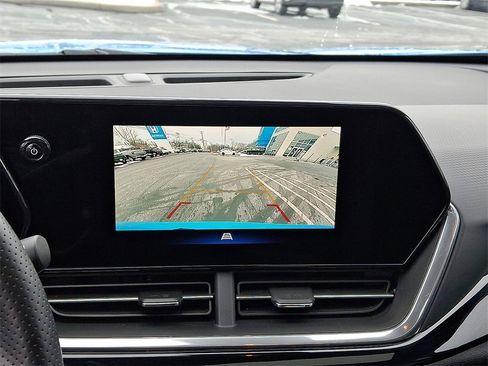 Used 2024 Chevrolet Trax RS w/ Sunroof Package image 4