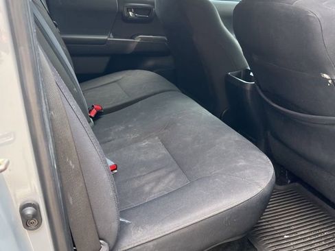 Used 2019 Toyota Tacoma TRD Off-Road AWD/4WD image 16