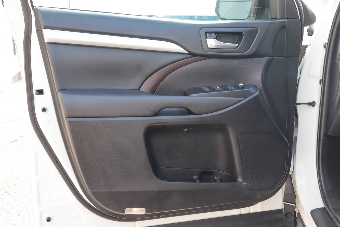 Used 2019 Toyota Highlander XLE AWD/4WD image 15