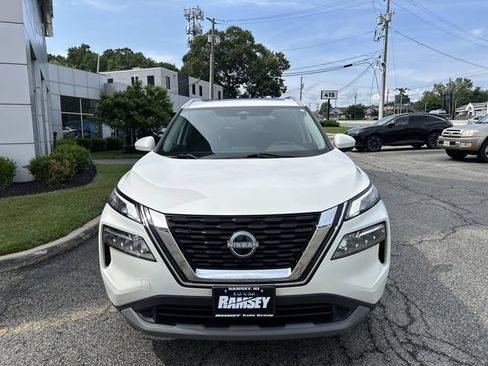 Certified 2023 Nissan Rogue SV w/ SV Premium B Package AWD/4WD image 3