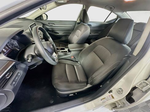 Used 2023 Nissan Altima 2.5 SV FWD image 13