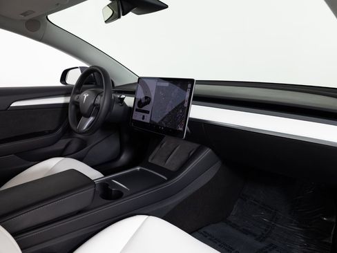 Used 2021 Tesla Model 3 Performance image 25