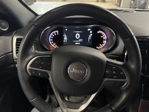 Used 2022 Jeep Grand Cherokee Laredo X image 17