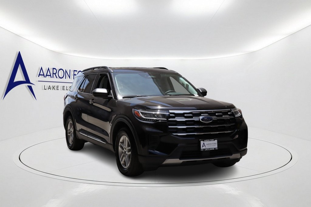 Used 2025 Ford Explorer Active RWD image 3