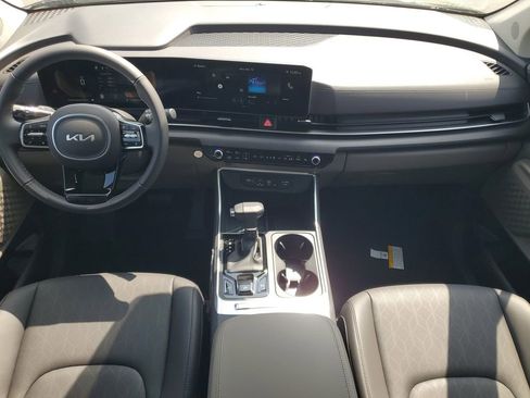 New 2026 Kia Carnival EX FWD image 25