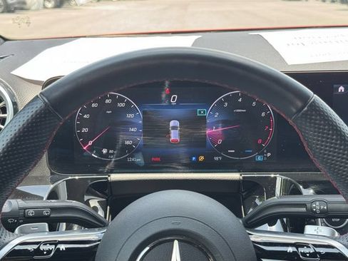 Used 2025 Mercedes-Benz GLA 250 4MATIC image 14