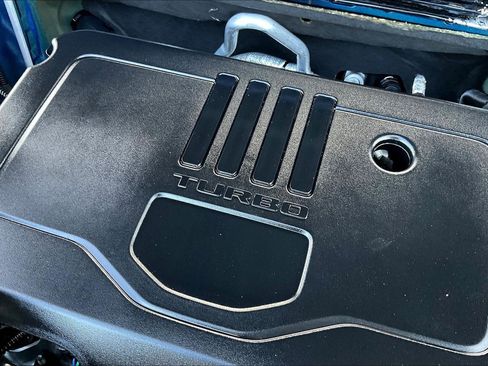 Used 2023 GMC Acadia SLT image 31