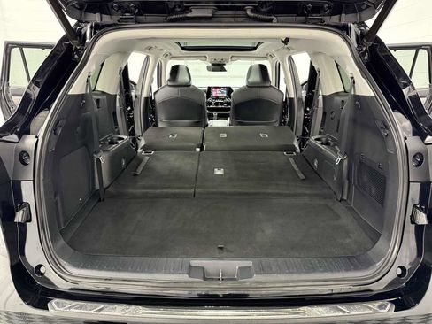 Used 2021 Toyota Highlander Limited image 32