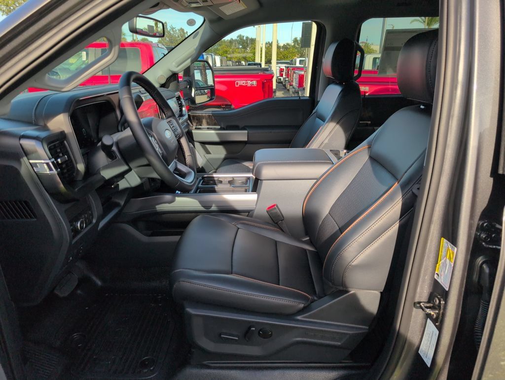 New 2026 Ford F350 Lariat w/ Black Appearance Package AWD/4WD image 3