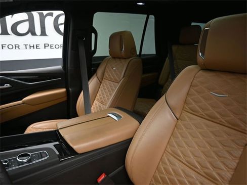 Used 2021 Cadillac Escalade Sport w/ Driver Assist Tech Package image 16