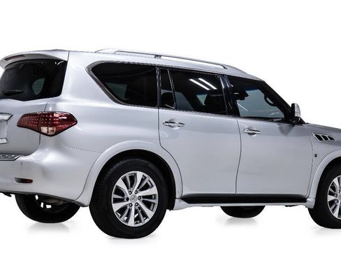 Used 2017 INFINITI QX80 4WD w/ Driver Assistance Package image 3