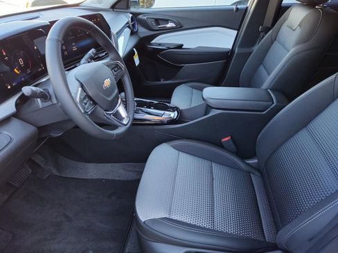 New 2026 Chevrolet Trax LT w/ Driver Confidence Package image 17