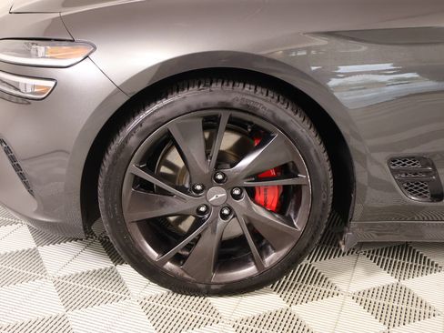 Used 2022 Genesis G70 3.3T RWD image 17