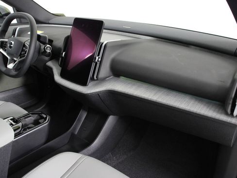 New 2026 Volvo EX30 Plus AWD/4WD image 9
