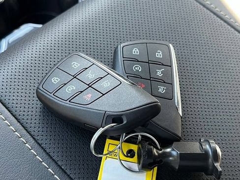Used 2025 Chevrolet Suburban Premier AWD/4WD image 17