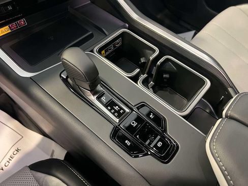 New 2026 Lexus TX 500h AWD image 31