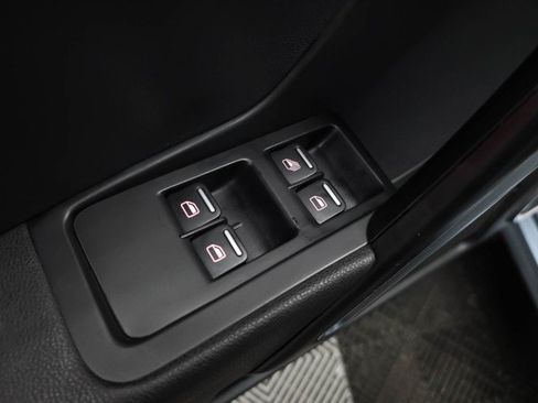 Used 2019 Volkswagen Beetle 2.0T Final Edition SEL FWD image 29
