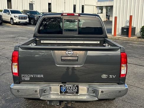 Used 2014 Nissan Frontier SV w/ SV Value Truck Package RWD image 10