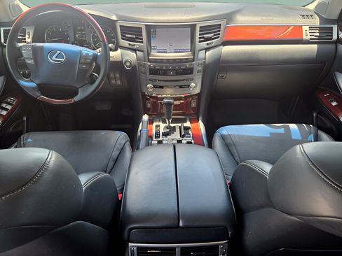 Used 2015 Lexus LX 570 4WD image 12