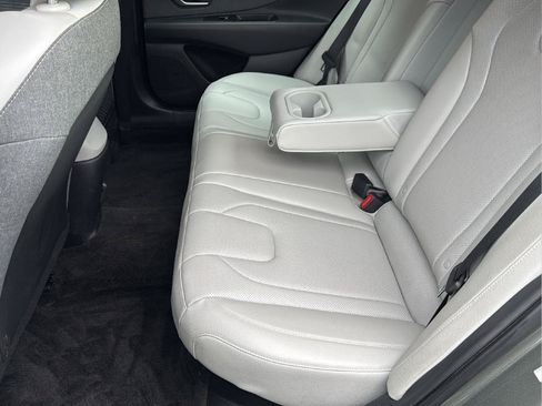 Used 2025 Hyundai Elantra Limited FWD image 26