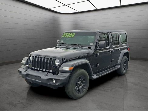 Used 2023 Jeep Wrangler Sport image 7
