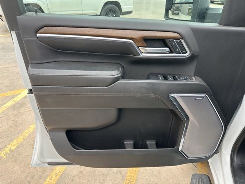 Used 2024 Chevrolet Silverado 2500 High Country w/ Technology Package image 12