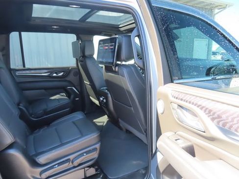 Used 2024 GMC Yukon XL Denali w/ Advanced Technology Package AWD/4WD image 30