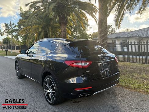 Used 2018 Maserati Levante S GranLusso image 9