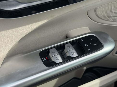 Used 2023 Mercedes-Benz C 300 4MATIC Sedan image 28