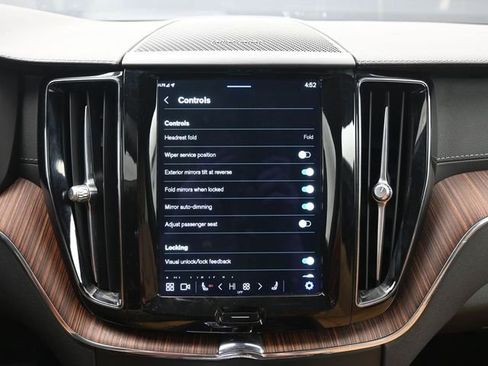 Used 2023 Volvo XC60 B5 Ultimate w/ Protection Package Premier image 17