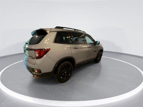 Used 2024 Honda Passport Black Edition image 7