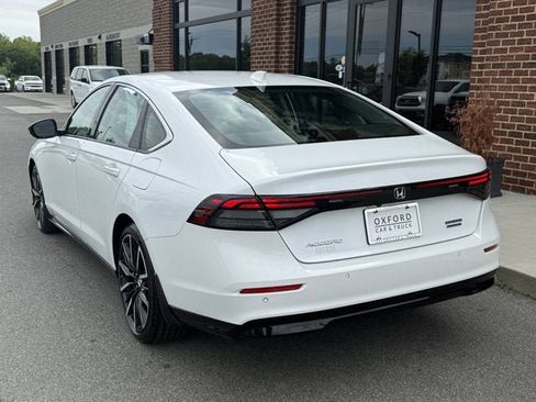 Used 2023 Honda Accord Touring image 4