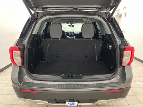 Used 2022 Ford Explorer XLT w/ Equipment Group 202A image 14