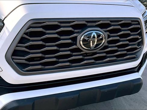 Used 2023 Toyota Tacoma TRD Off-Road image 29