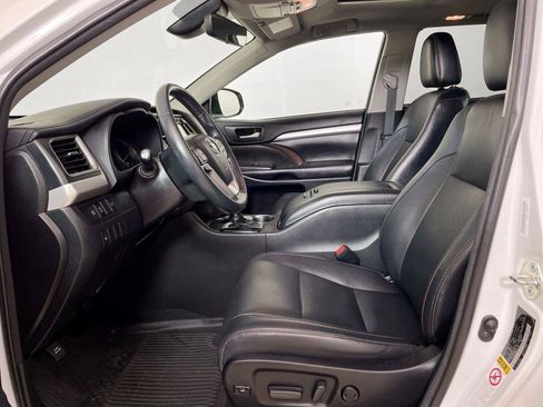 Used 2018 Toyota Highlander XLE AWD/4WD image 5