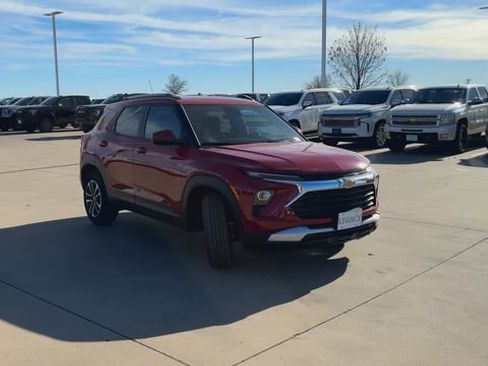 New 2026 Chevrolet TrailBlazer LT w/ Convenience Package FWD image 3
