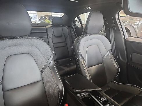 Used 2019 Volvo S60 T6 R-Design image 35