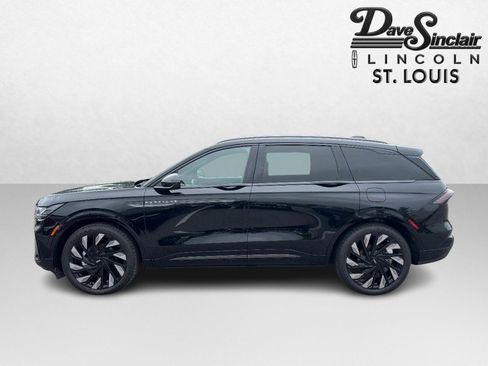 Used 2025 Lincoln Nautilus Reserve AWD/4WD image 6