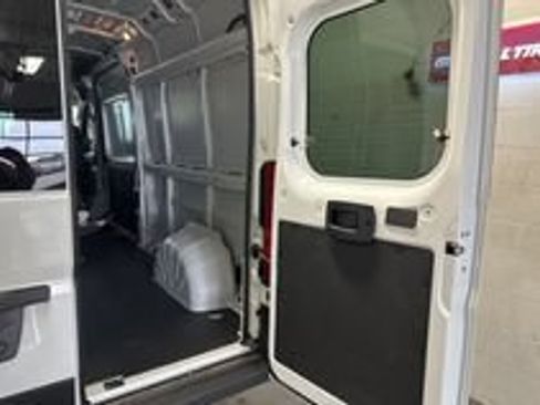Used 2024 RAM ProMaster 2500 FWD image 38
