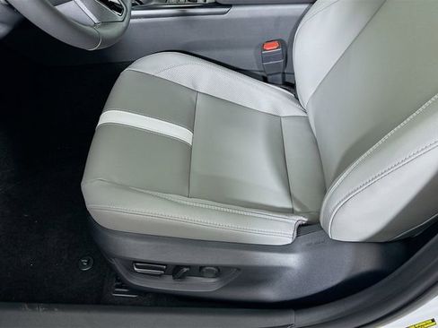 New 2026 Toyota Camry SE image 7