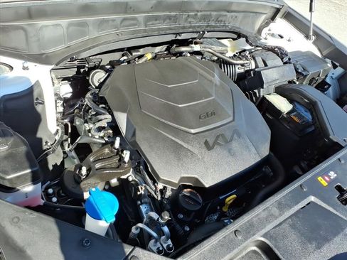Used 2025 Kia Telluride EX image 13