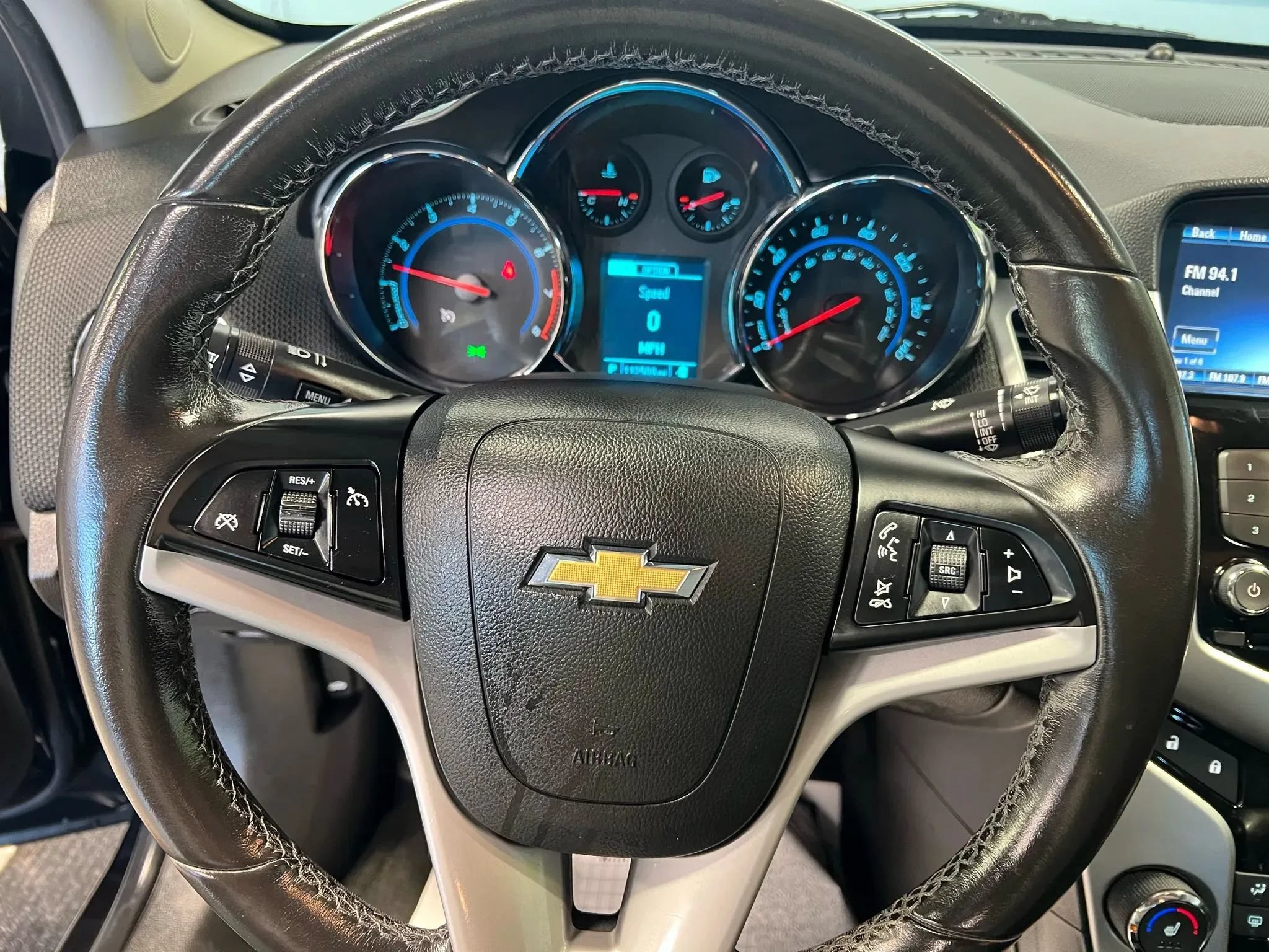 Used 2014 Chevrolet Cruze LT w/ Sun, Sound and Sport Package FWD image 12