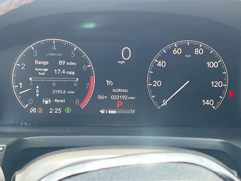 Used 2025 Honda Pilot TrailSport image 12