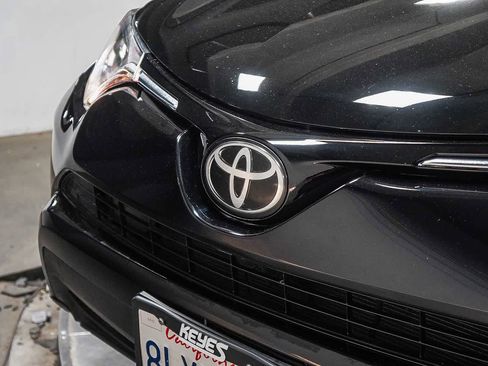 Certified 2018 Toyota RAV4 LE image 9